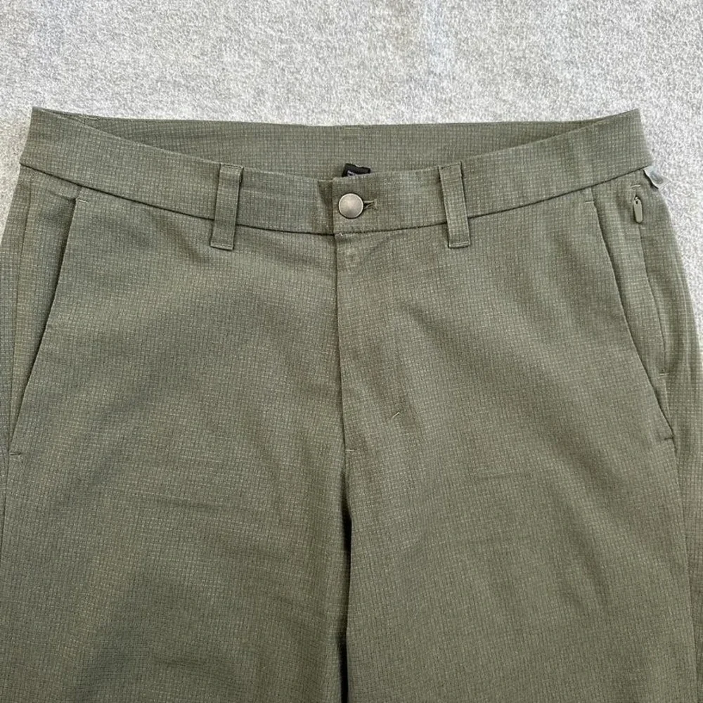Lululemon ABC Pants Mens 32x30 Green Slim Chino Tapered Textured Travel Commute - Picture 3 of 8